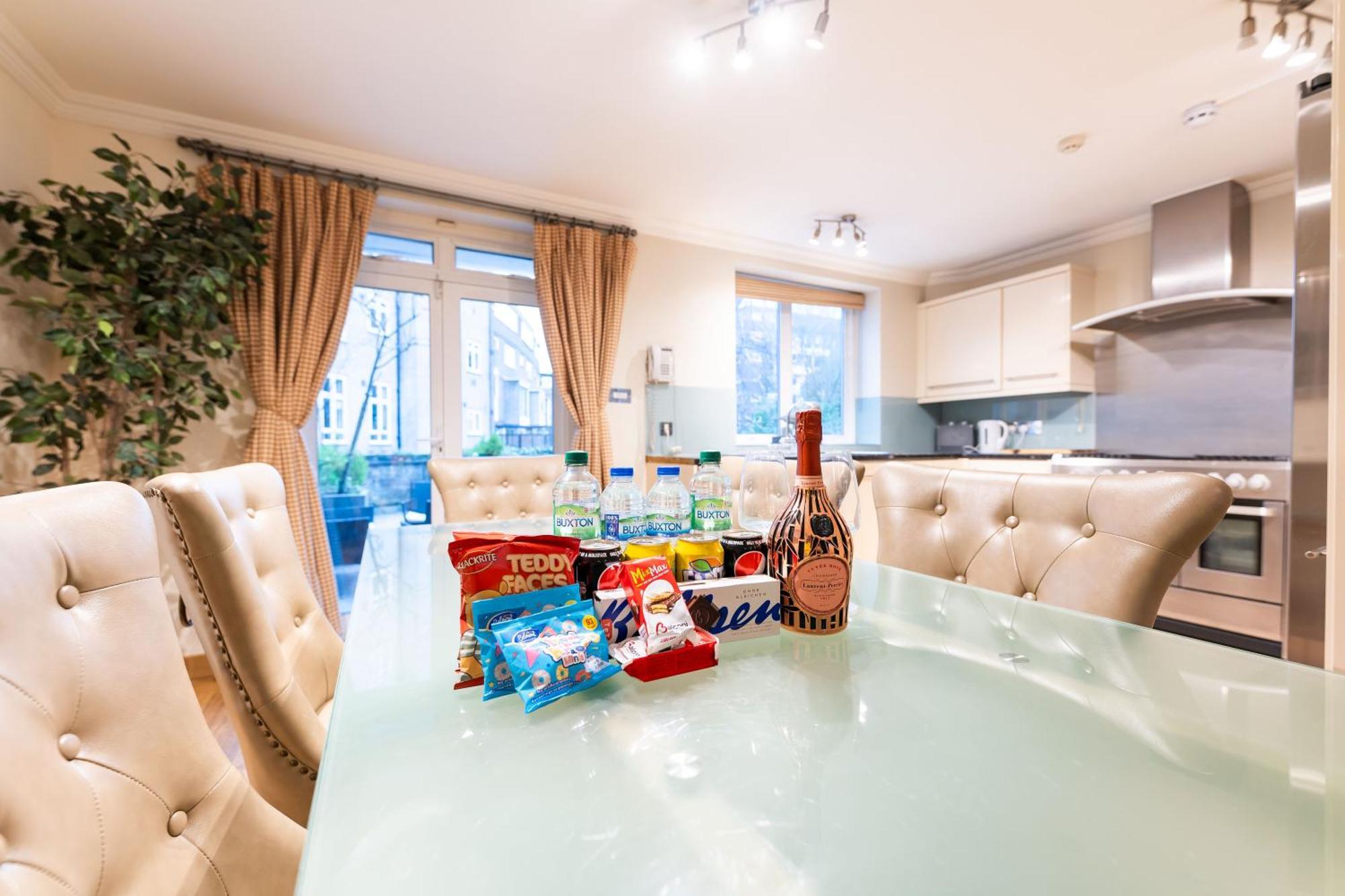 Luxury 6 Bedroom House In Southwick Street ロンドン エクステリア 写真