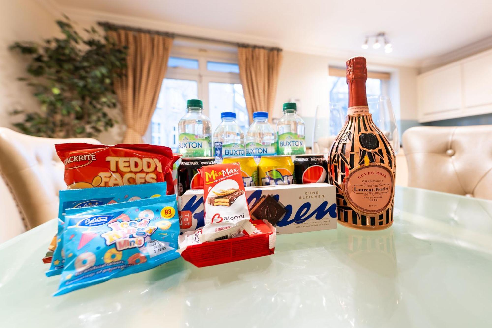 Luxury 6 Bedroom House In Southwick Street ロンドン エクステリア 写真