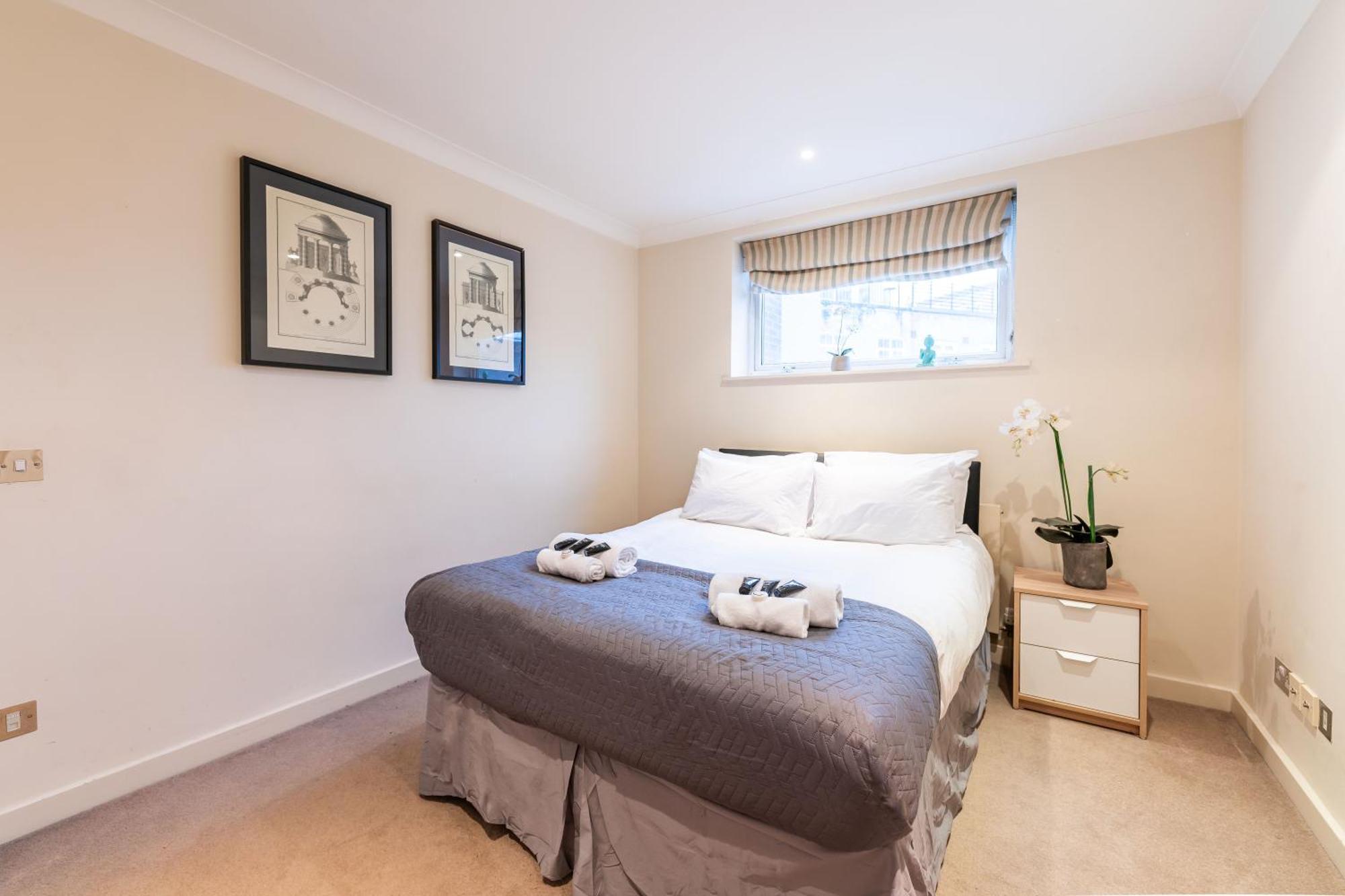 Luxury 6 Bedroom House In Southwick Street ロンドン エクステリア 写真