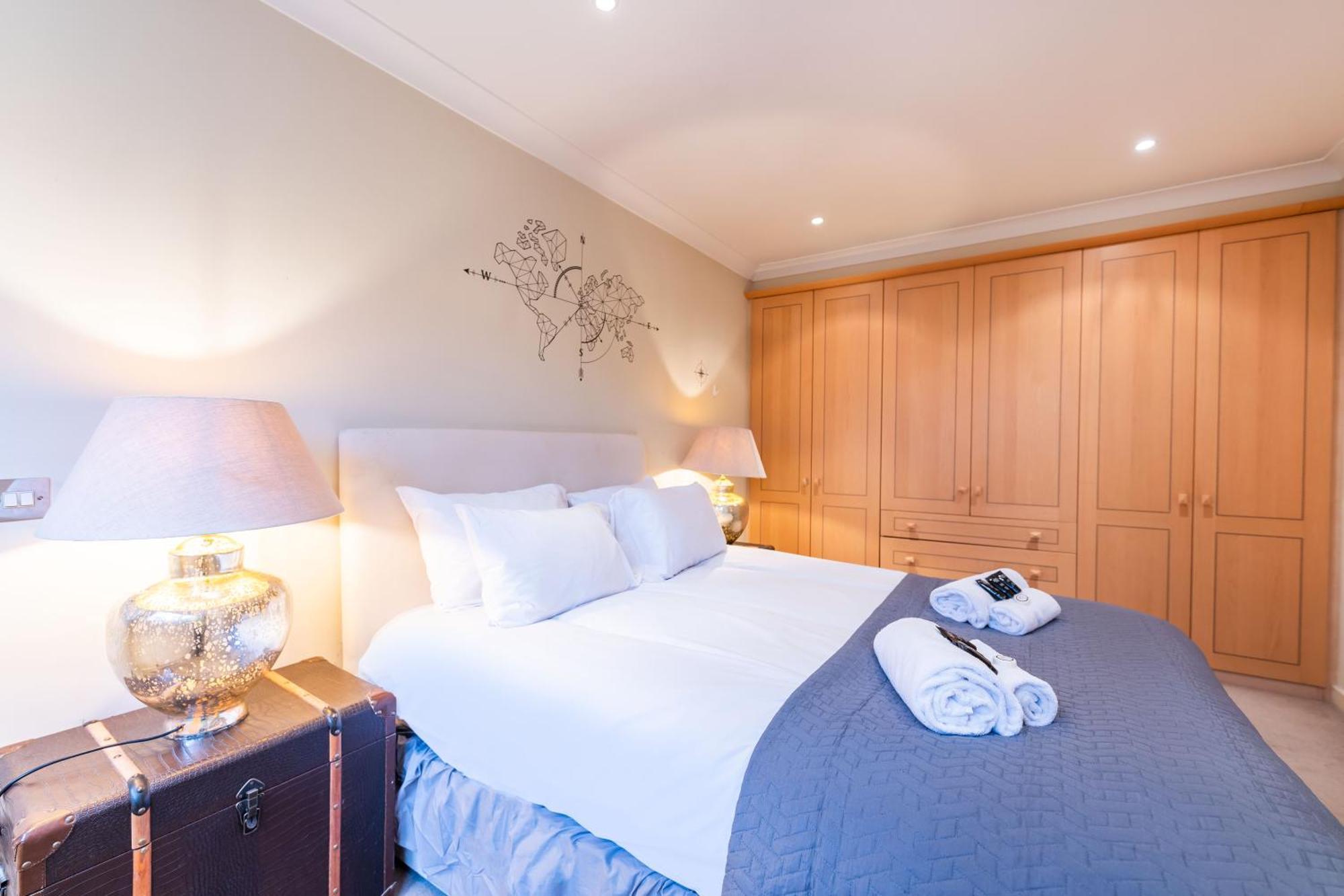 Luxury 6 Bedroom House In Southwick Street ロンドン エクステリア 写真