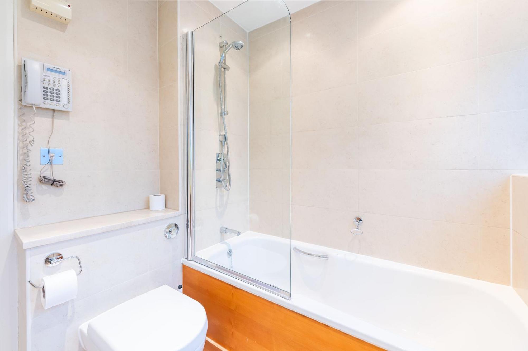 Luxury 6 Bedroom House In Southwick Street ロンドン エクステリア 写真