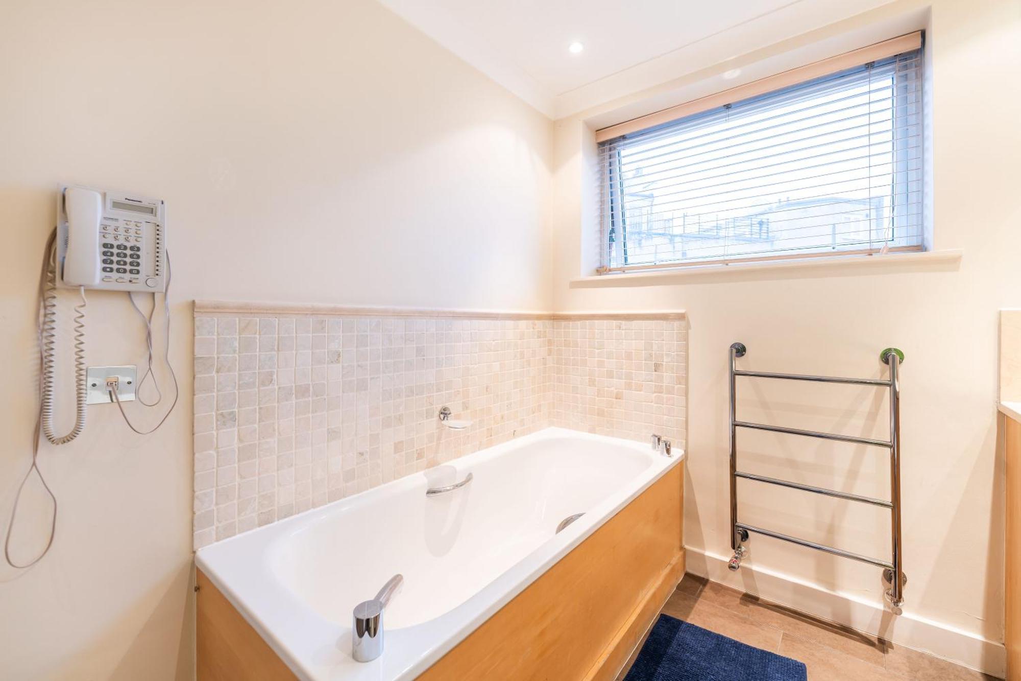 Luxury 6 Bedroom House In Southwick Street ロンドン エクステリア 写真