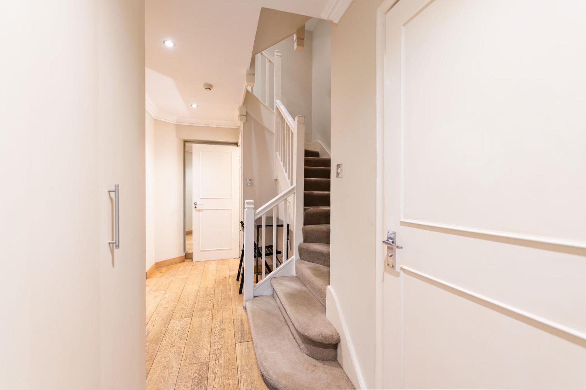 Luxury 6 Bedroom House In Southwick Street ロンドン エクステリア 写真