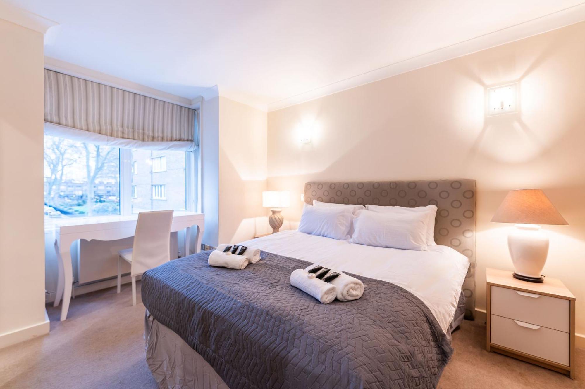 Luxury 6 Bedroom House In Southwick Street ロンドン エクステリア 写真